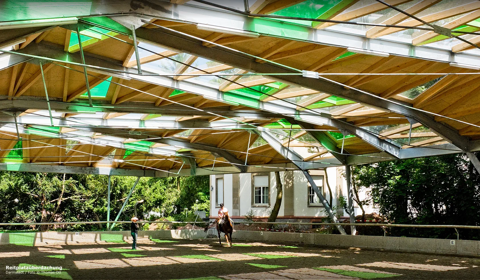 Reitplatzüberdachung Darmstadt / Foto © Thomas Ott